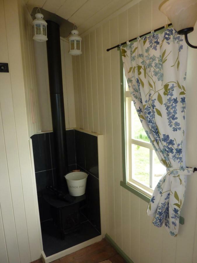 The Buteland Stop Rosie Off Grid Shepherds Hut Bellingham Exteriér fotografie