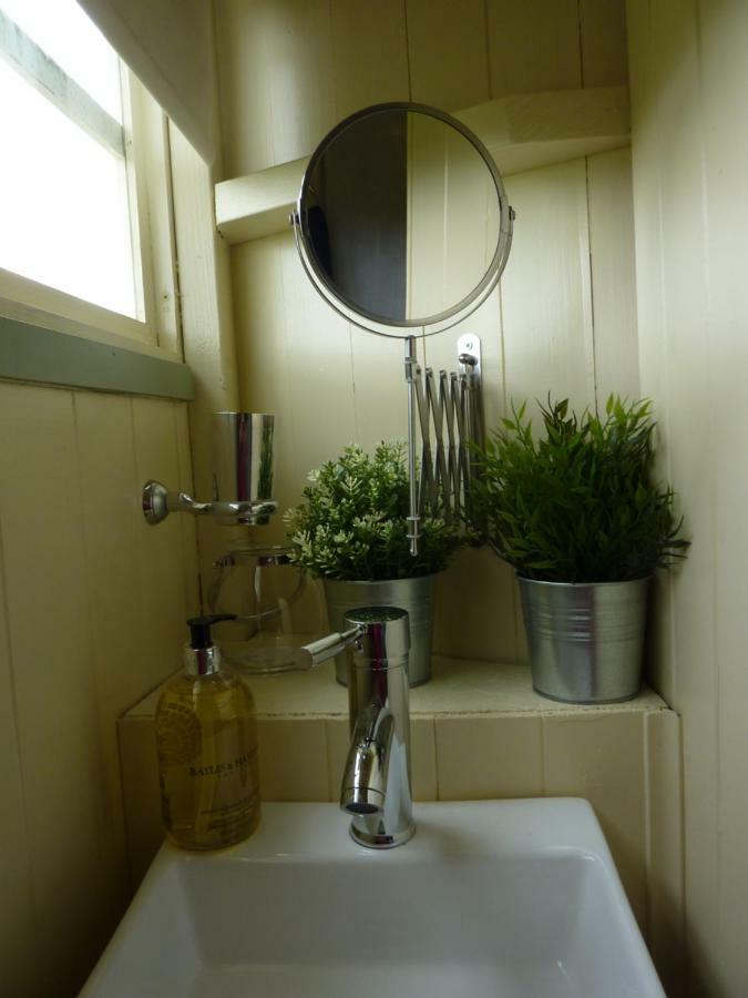 The Buteland Stop Rosie Off Grid Shepherds Hut Bellingham Exteriér fotografie